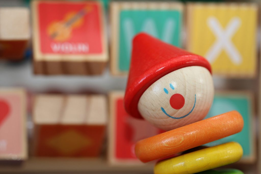 Az első játékoknál nem mindig a több szín a jobb